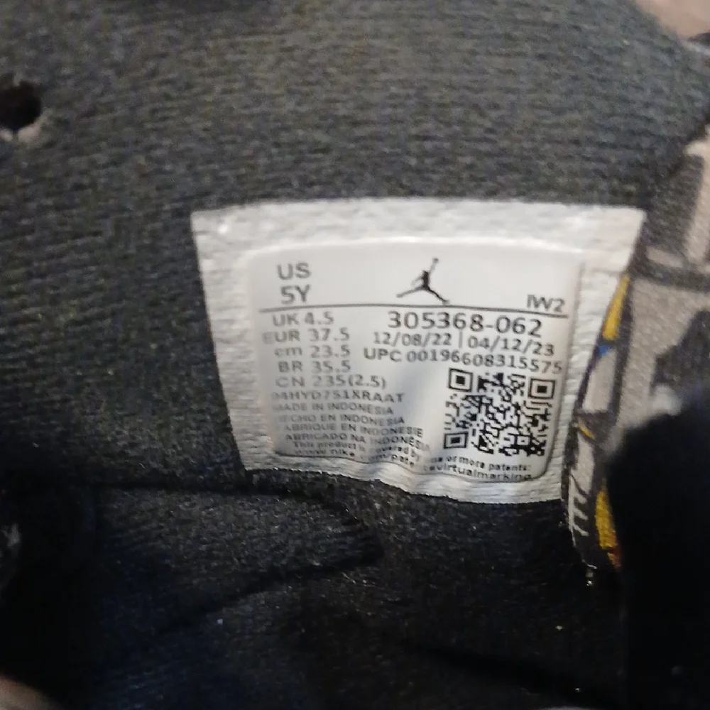 Nike Air Jordan VIII Retro 8 Playoffs 2013 Black And Red  Size 5Y - Picture 9 of 9